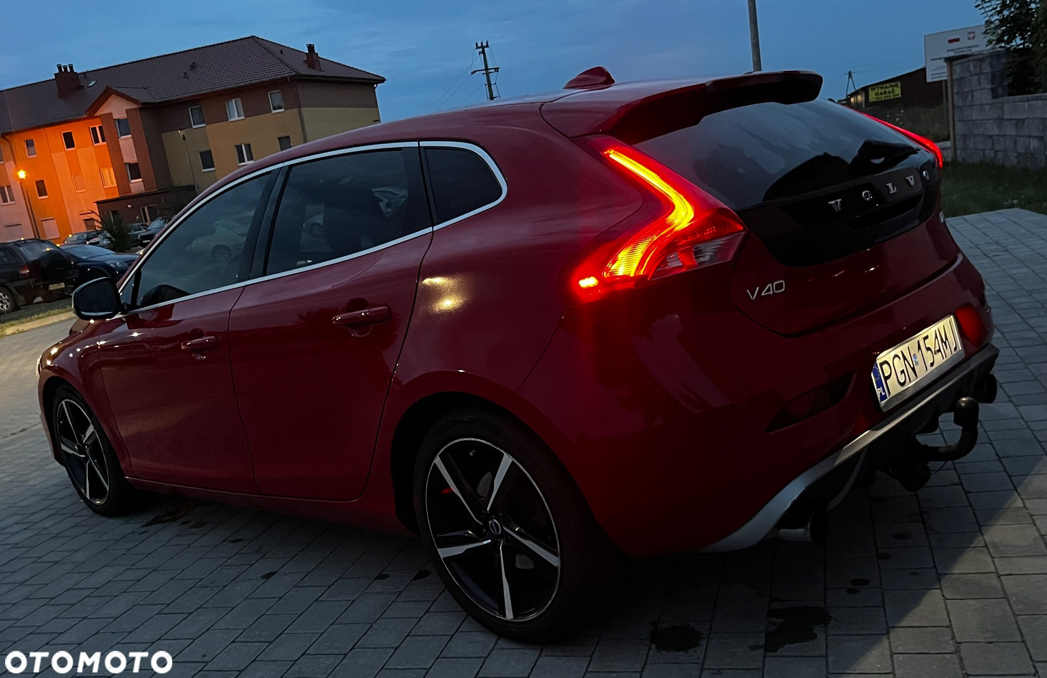 Volvo V40 D2 R Design - 4