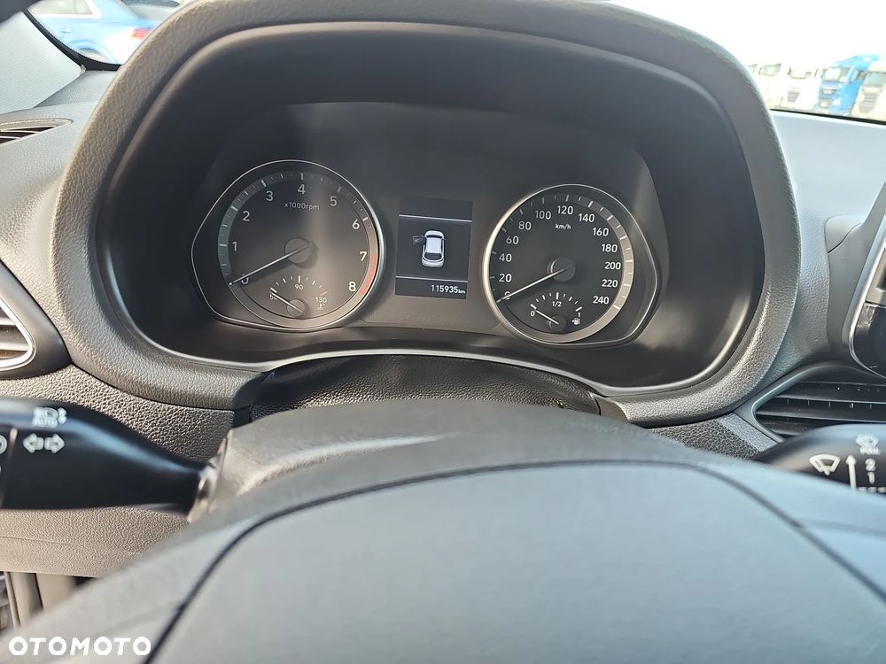 Hyundai i30 1.5 DPI Classic + - 16