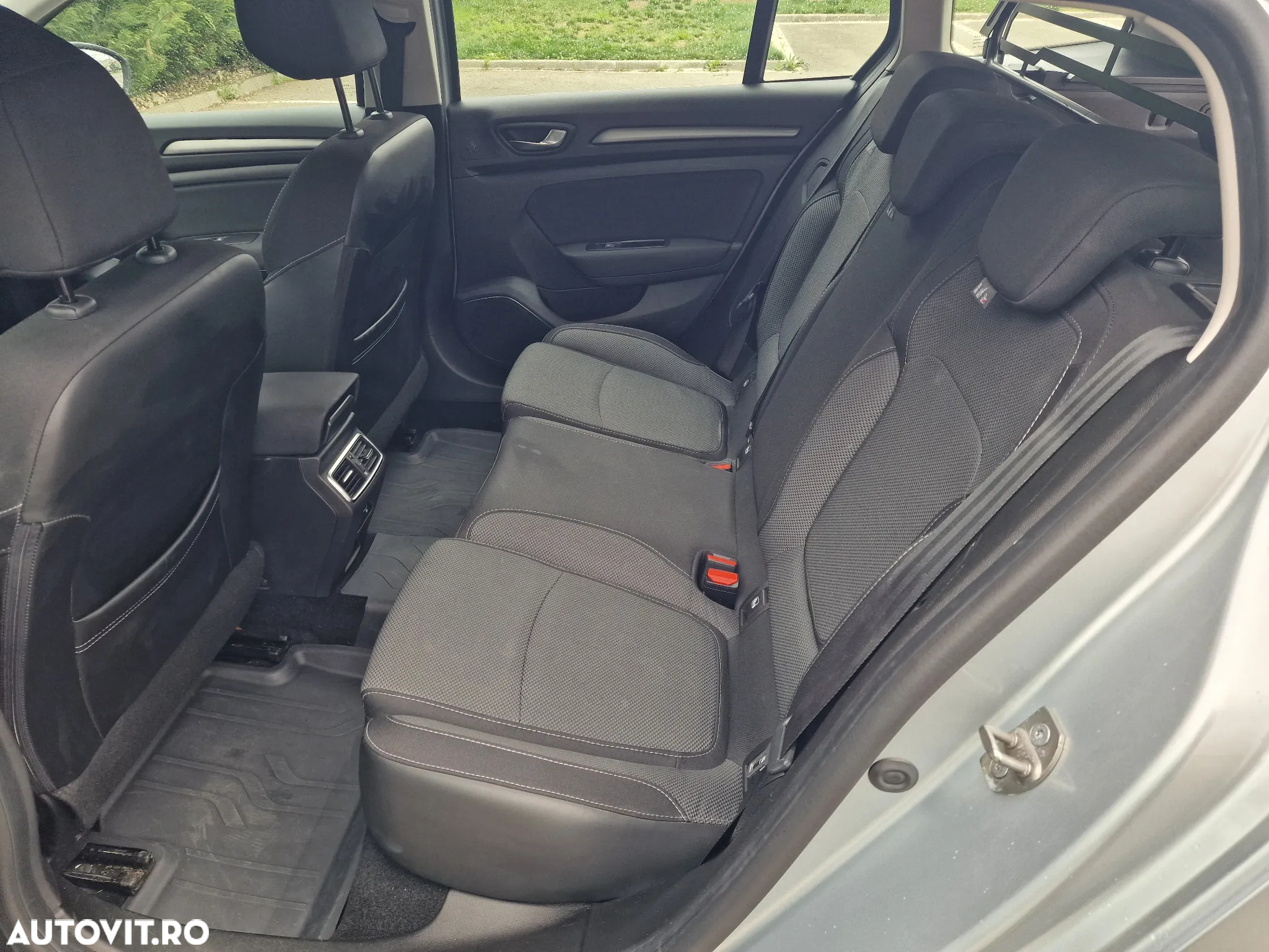 Renault Megane BLUE dCi 115 EDC INTENS - 9