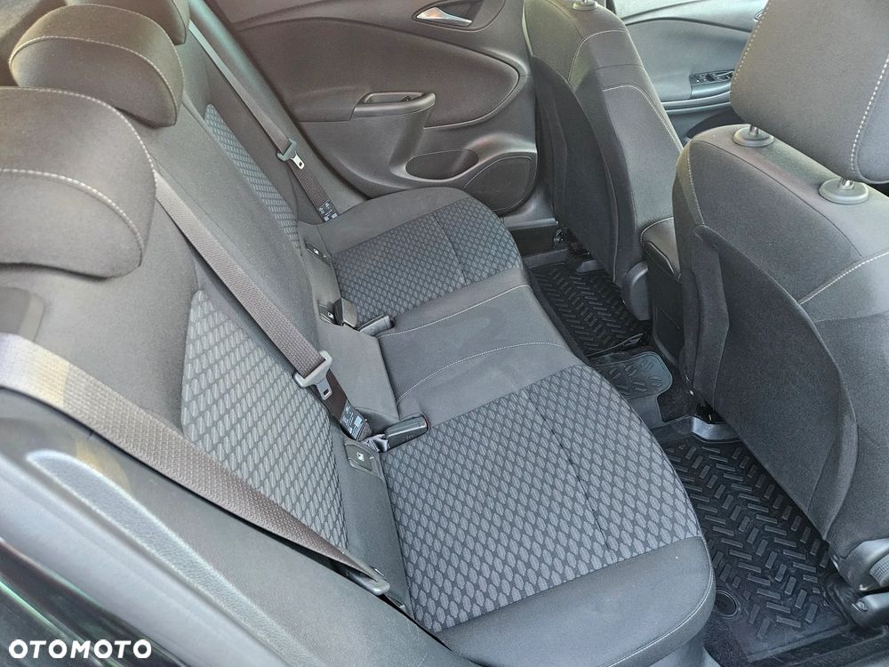 Opel Astra 1.2 Turbo Business Edition - 18