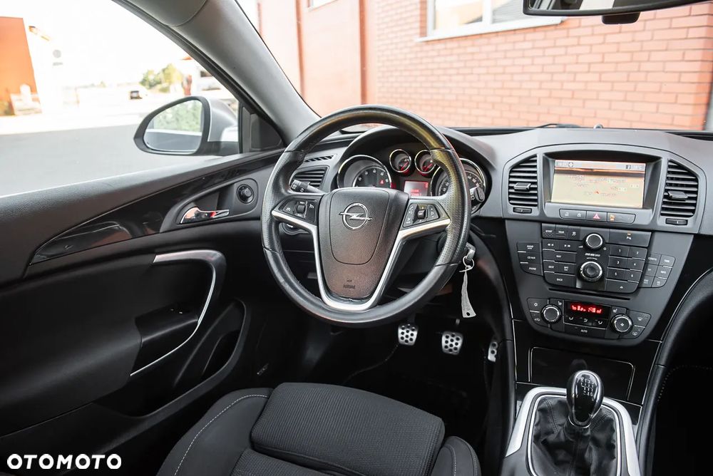 Opel Insignia 2.0 T Cosmo - 24