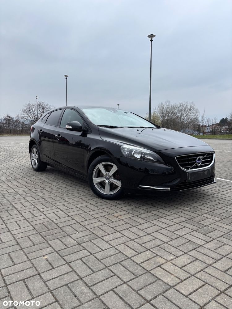 Volvo V40 D2 Momentum - 1