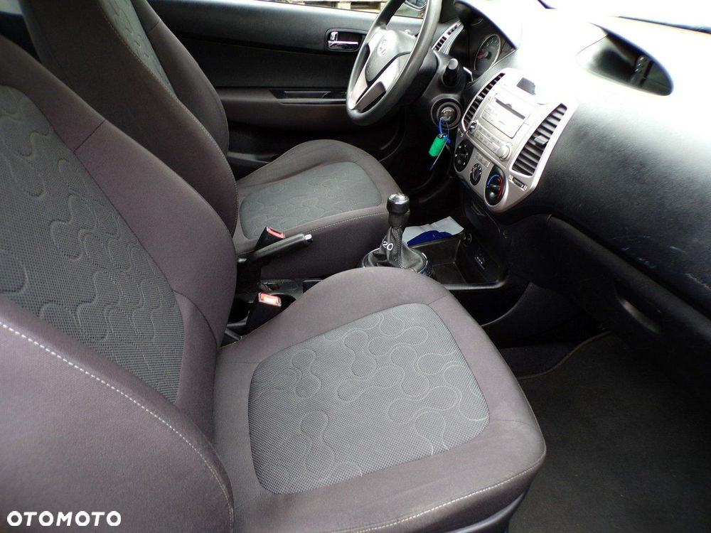 Hyundai i20 - 19