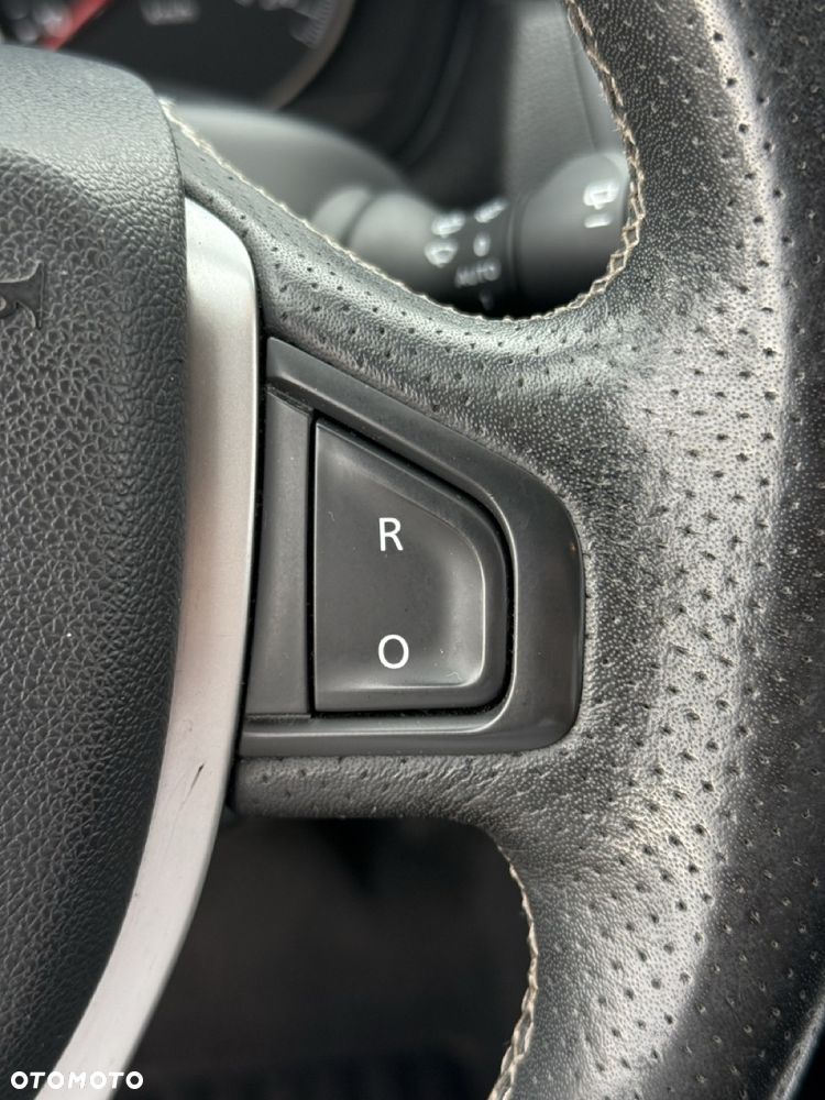 Renault Laguna dCi 110 FAP EDC Bose Edition - 25