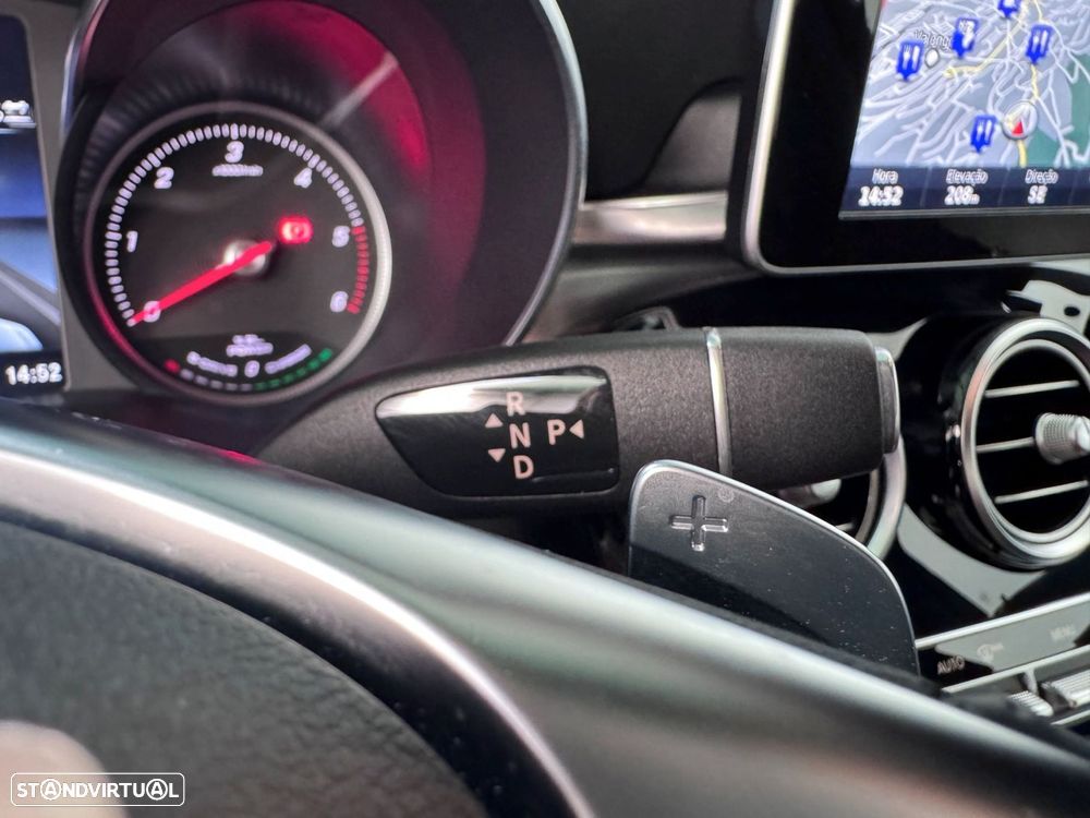 Mercedes-Benz C 300 BlueTEC Hybrid AMG Line - 12
