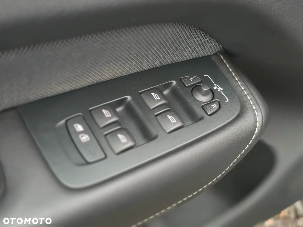 Volvo XC 60 T8 Plug-In Hybrid AWD Polestar Engineered - 21