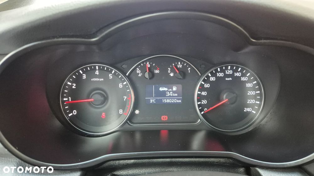 Kia Carens 1.6 GDI Dream Team Edition - 17