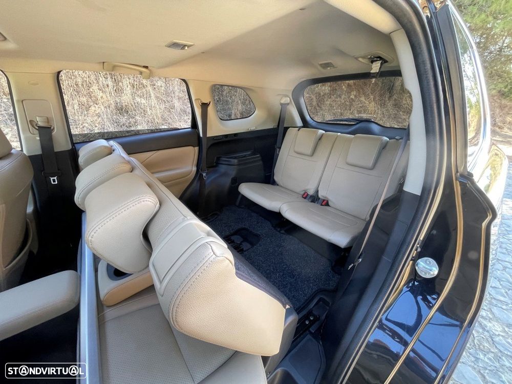 Mitsubishi Outlander 2.2 DI-D Instyle Navi - 46