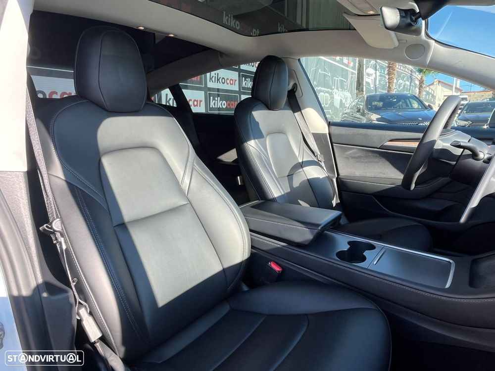Tesla Model 3 Standard Range Plus RWD - 32