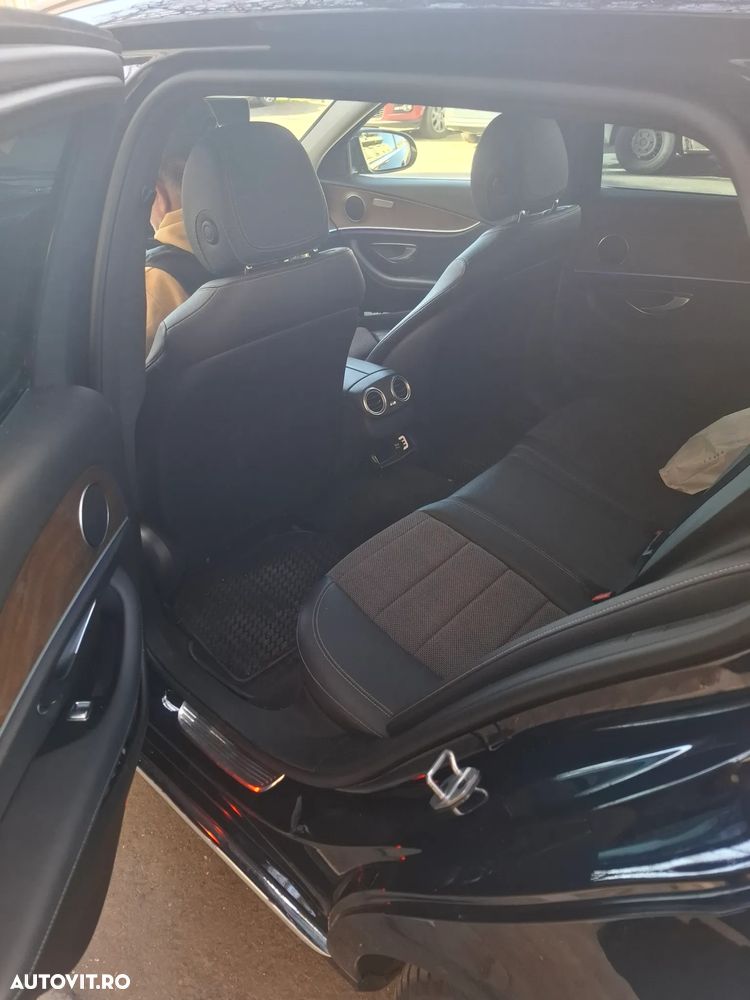 Mercedes-Benz E - 12