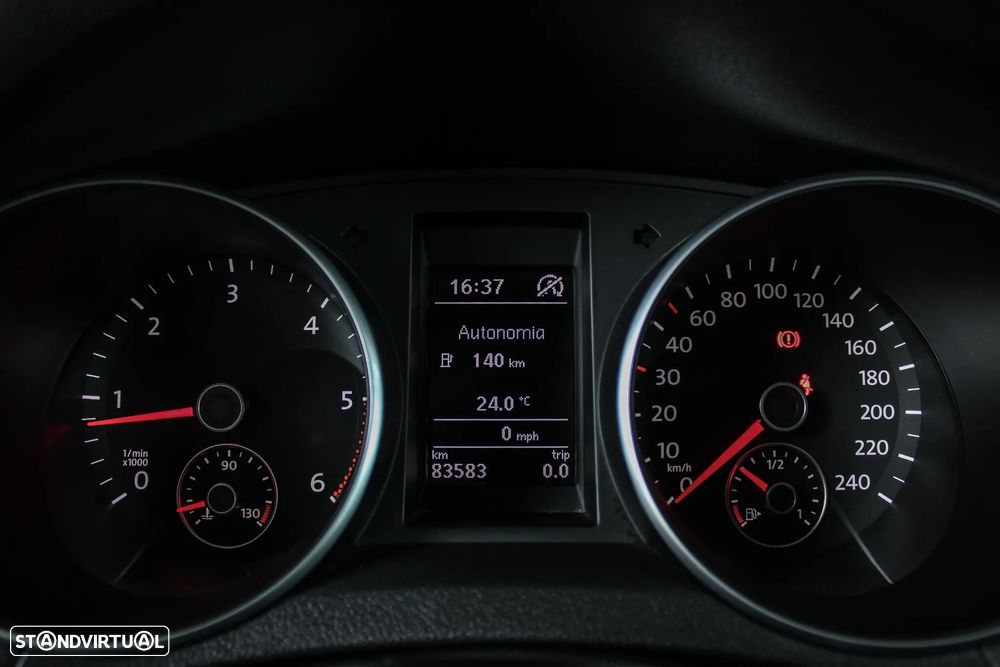 VW Golf 1.6 TDi Trendline BlueMotion - 33