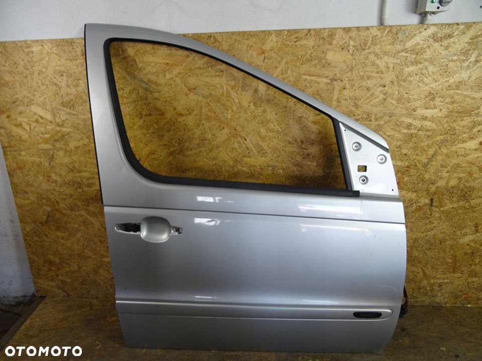 DRZWI PRAWY PRZÓD MERCEDES VANEO LAK:9744 NR467 - 1