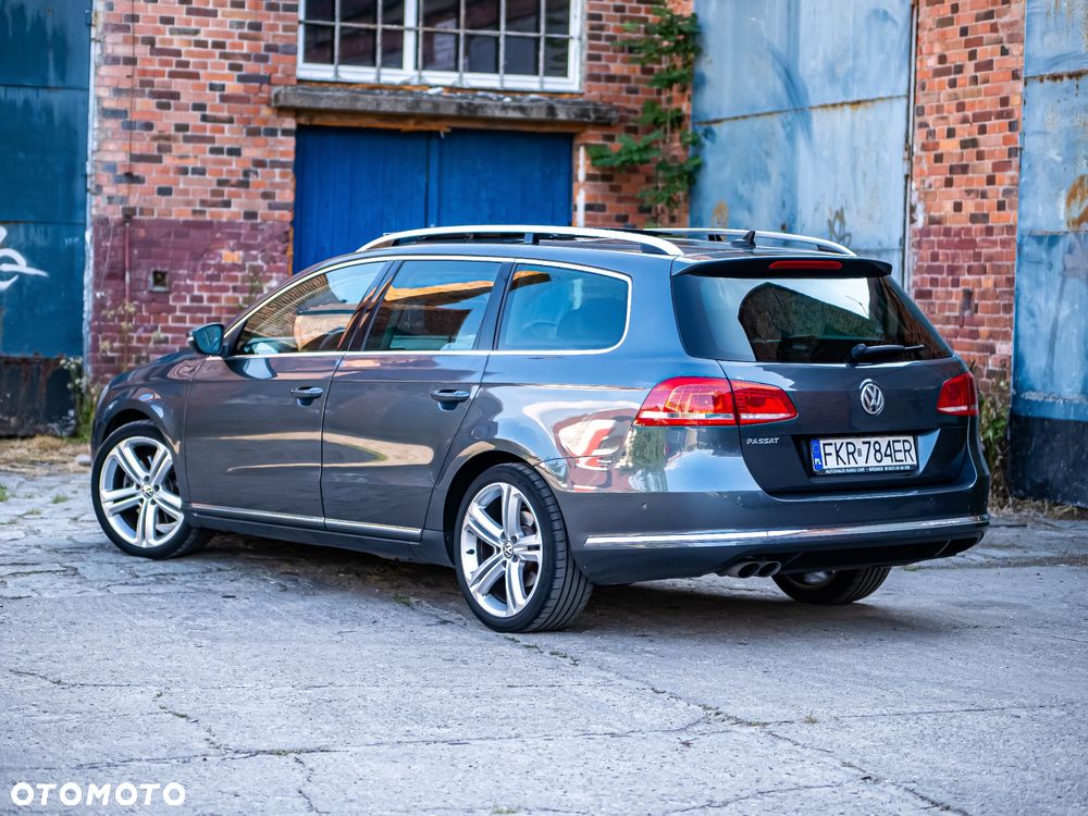 Volkswagen Passat 2.0 TDI Highline - 17