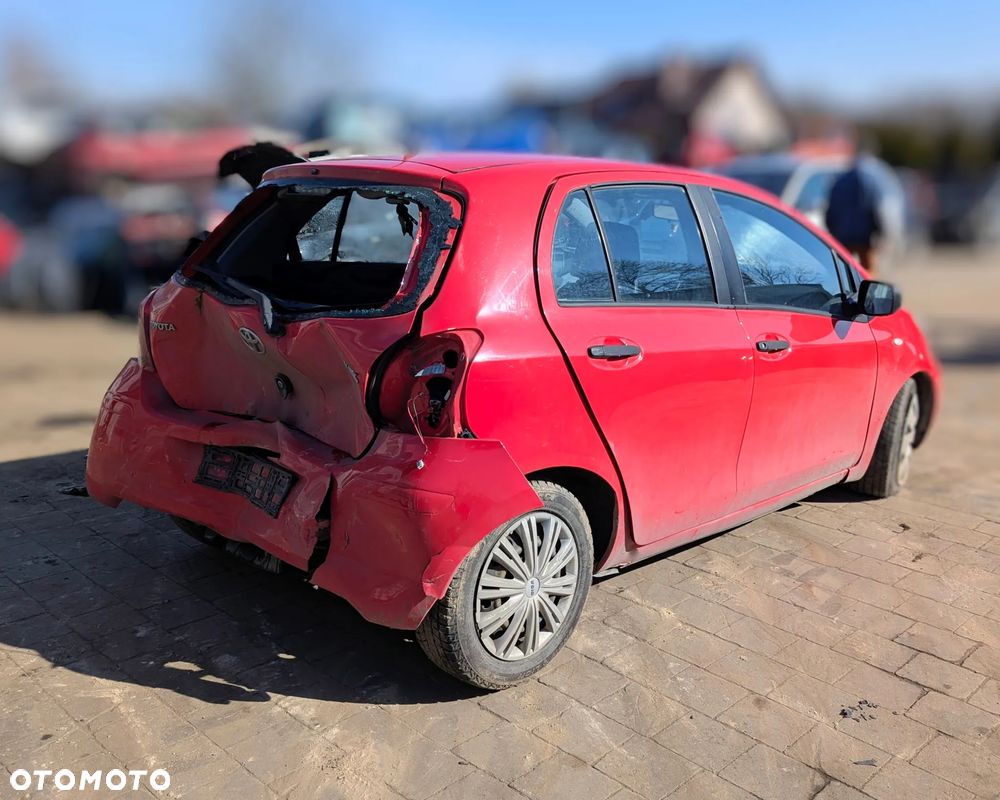 Toyota Yaris 2011  1,4 na części - 5