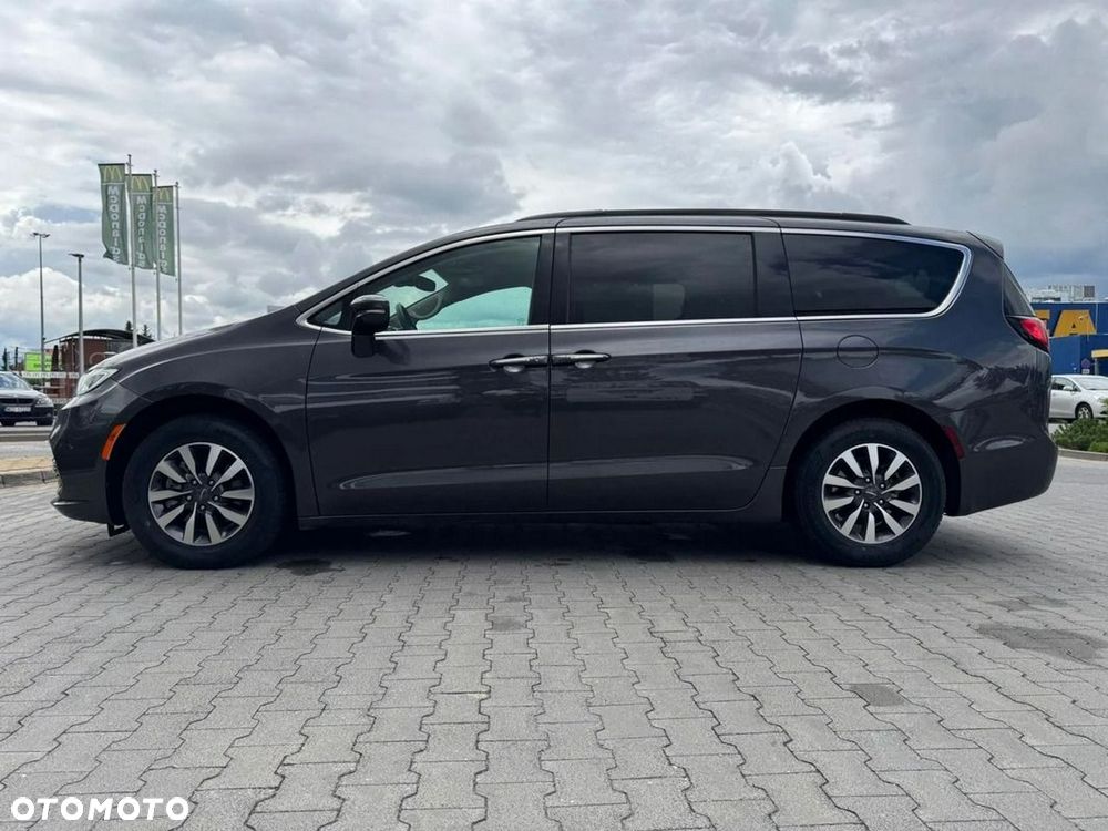 Chrysler Pacifica - 22