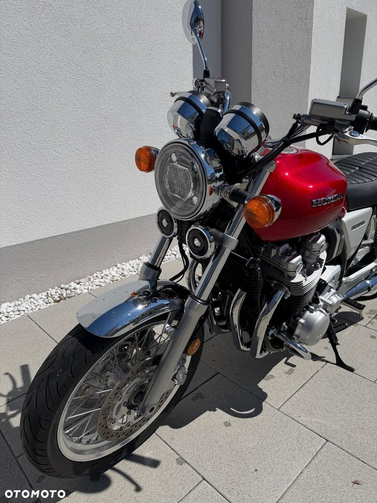 Honda CB - 12