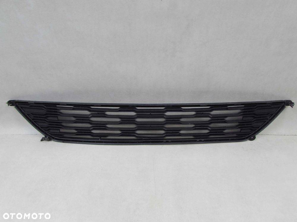 KIA CEE'D CEED LIFT KRATKA ZDERZAKA SRODEK 09-12r - 2