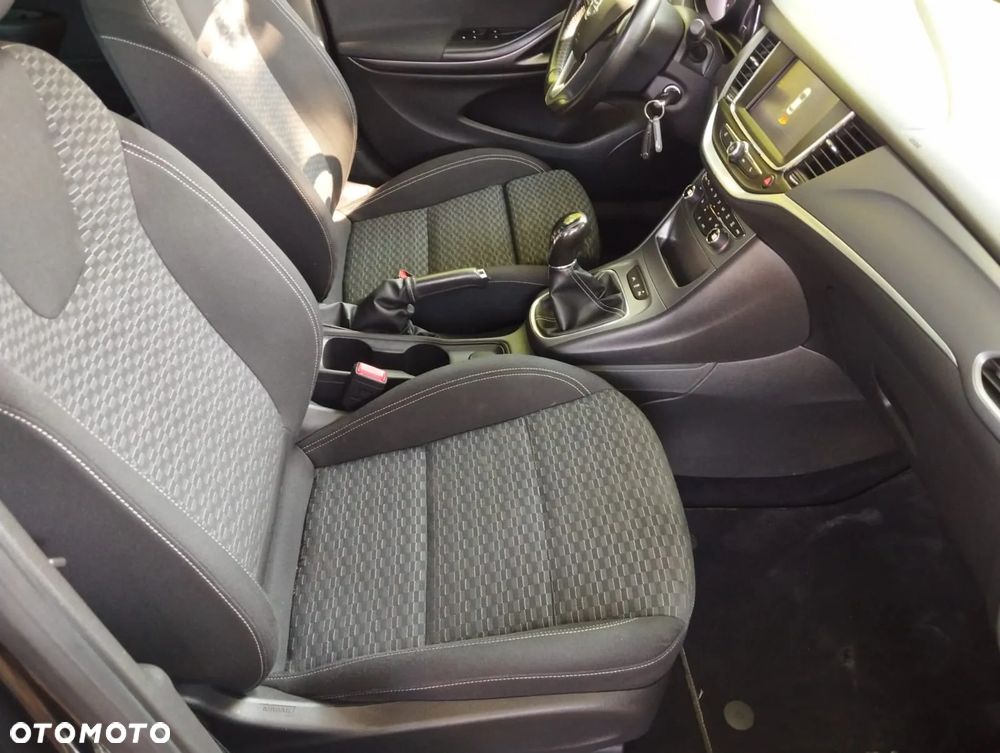 Opel Astra 1.4 Turbo 120 Jahre - 20