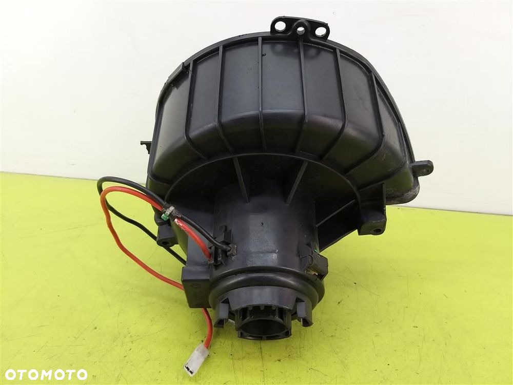 Dmuchawa wentylator NAWIEWU Opel Astra  III H 2004-2013 52421335 5591E12 - 4