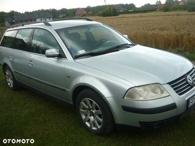 Volkswagen Passat - 1