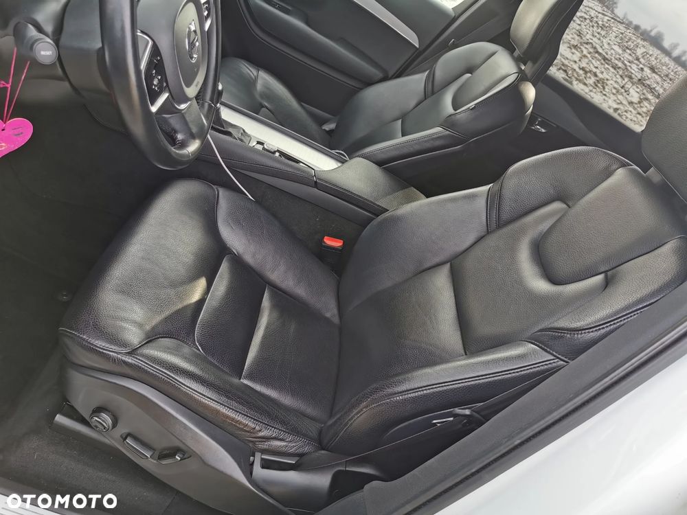 Volvo XC 90 D5 AWD Momentum - 10