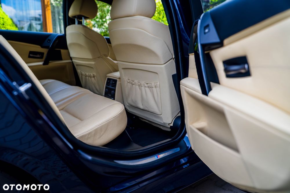 BMW M5 Standard - 25