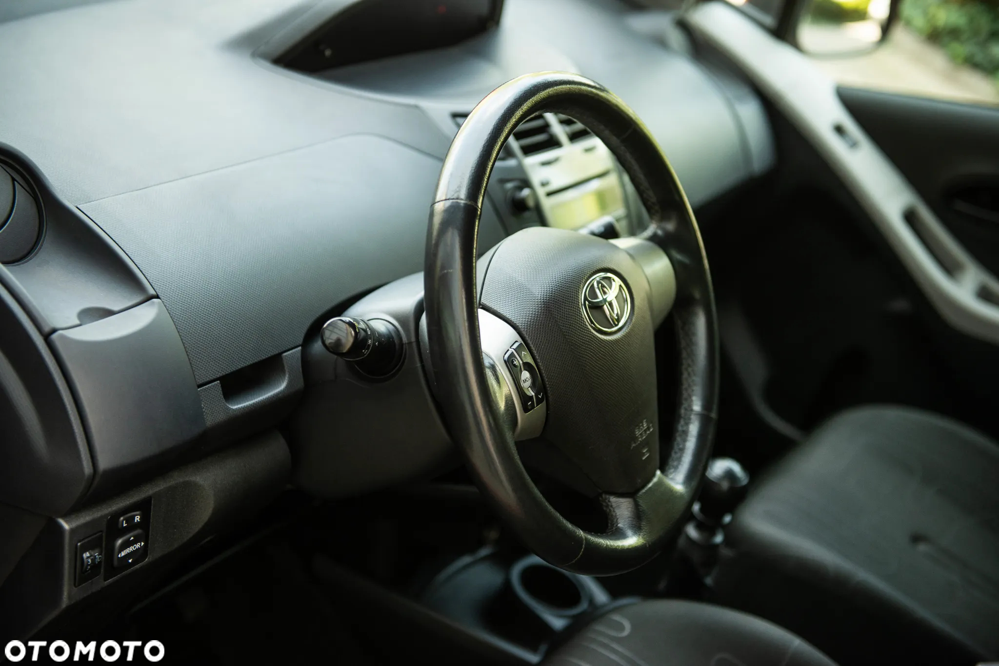 Toyota Yaris 1.33 VVT-i Executive - 18