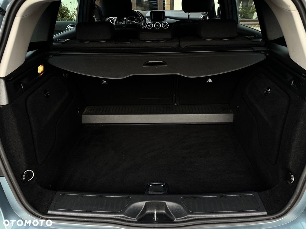Mercedes-Benz Klasa B 180 CDI (BlueEFFICIENCY) - 34