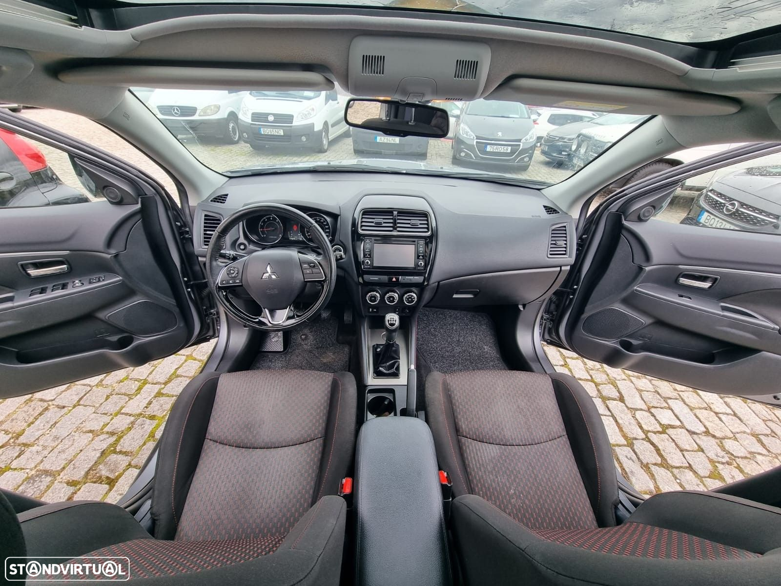 Mitsubishi ASX 1.6 MIVEC Intense Connect Edition - 13