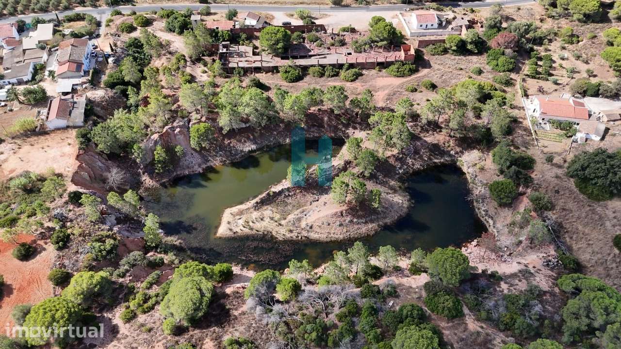Terreno com projecto aprovado para construção de moradia com 10 suites - Grande imagem: 4/34