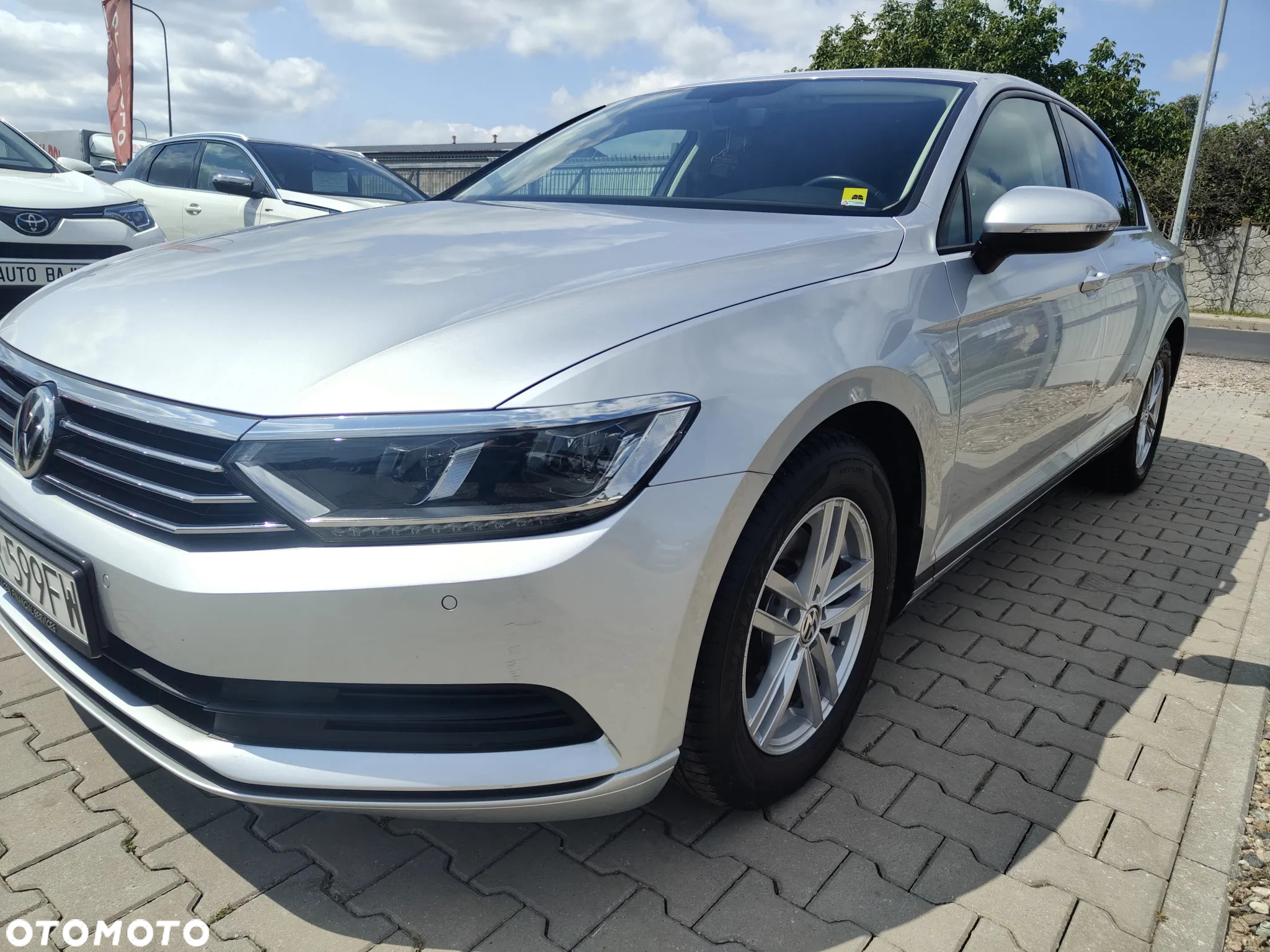 Volkswagen Passat - 9