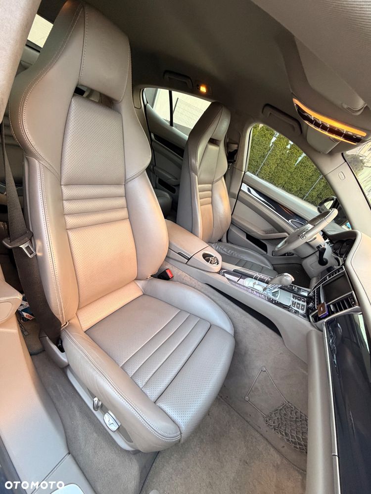 Porsche Panamera 4 PDK - 10