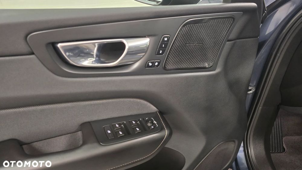Volvo XC 60 B4 D AWD Ultimate Dark - 15