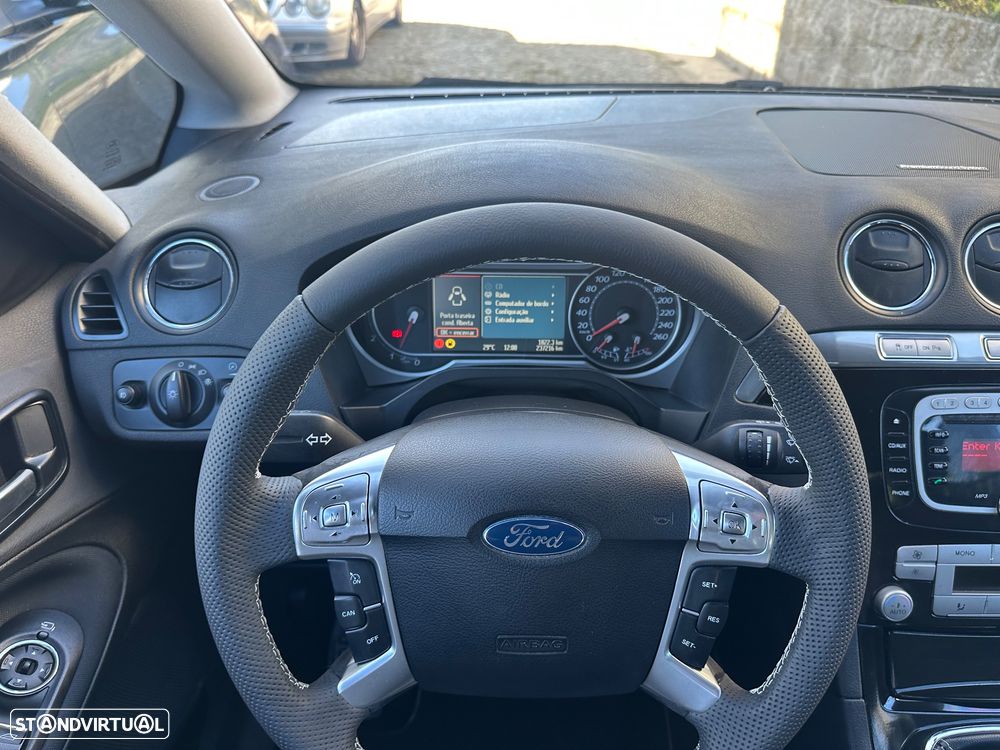 Ford S-Max 2.0 TDCi Titanium 7L - 21