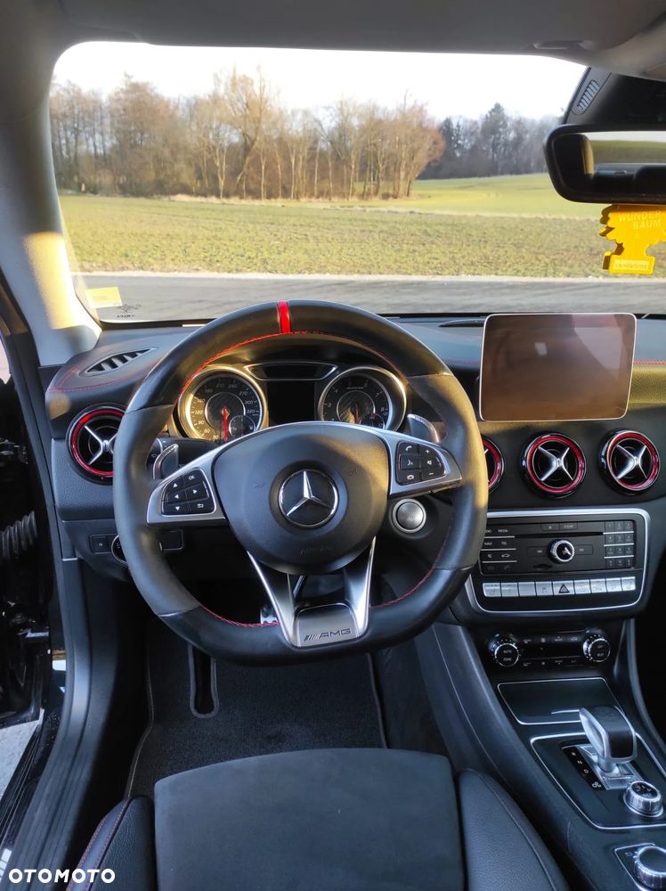 Mercedes-Benz CLA AMG 45 4-Matic - 3