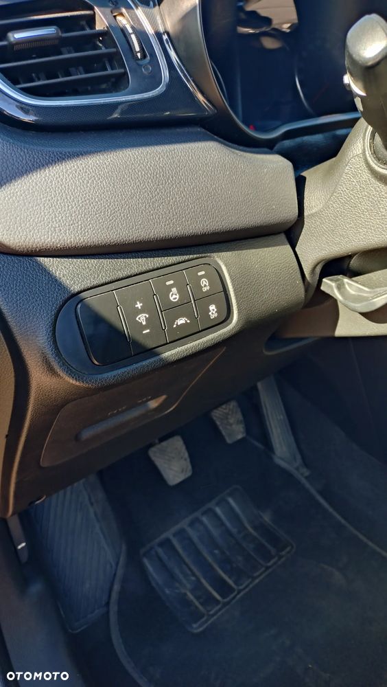 Kia Carens 1.7 CRDi XL 7os - 16
