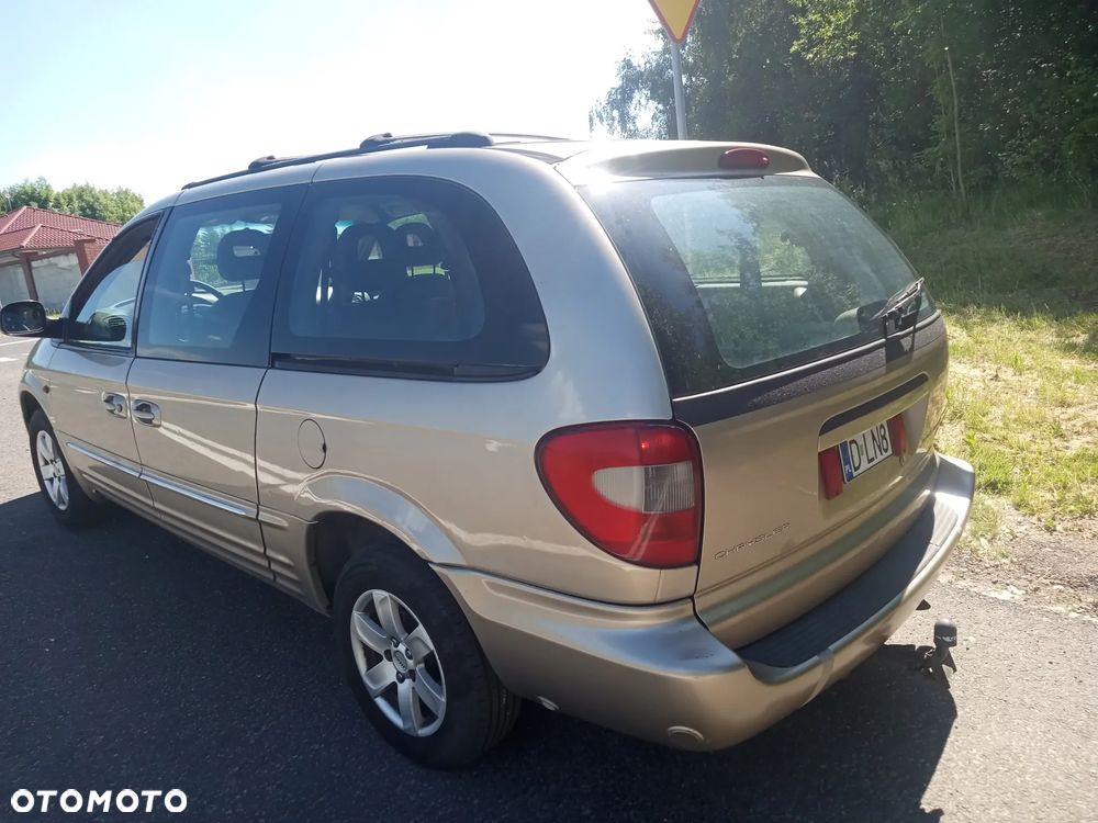 Chrysler Grand Voyager 3.3L LX - 8