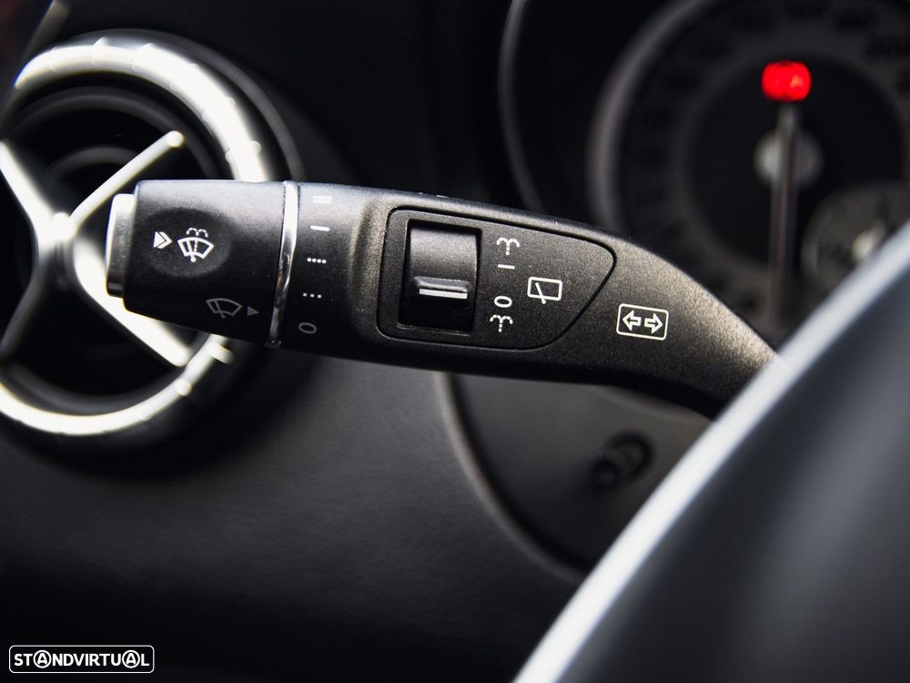 Mercedes-Benz CLA 180 d Shooting Brake AMG Line - 9