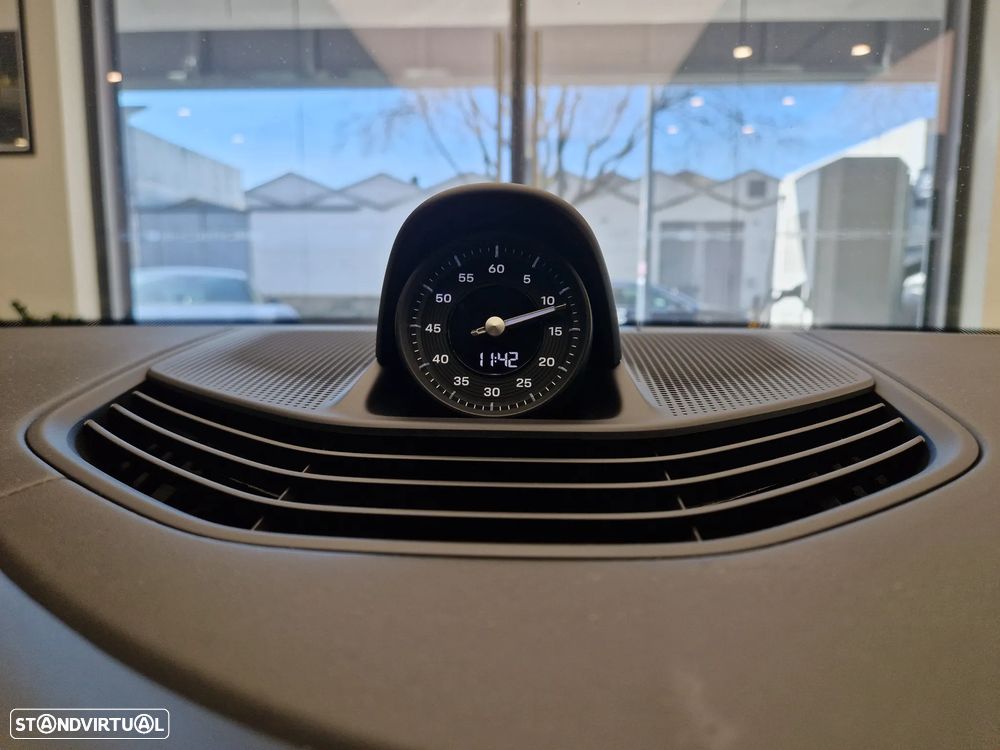 Porsche Taycan 4S - 31