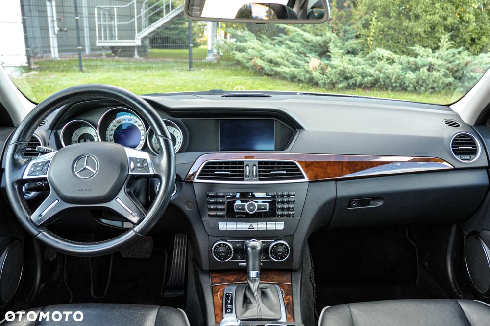Mercedes-Benz Klasa C 350 BlueEff 4-Matic Elegance - 10