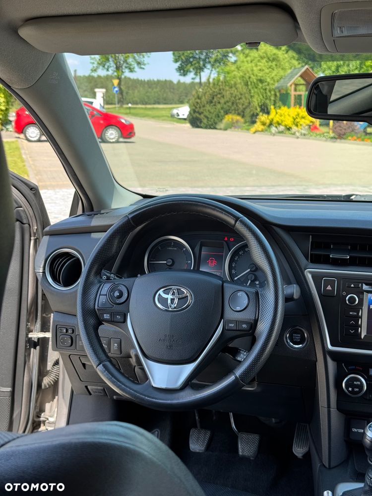 Toyota Auris 2.0 D-4D Prestige - 13