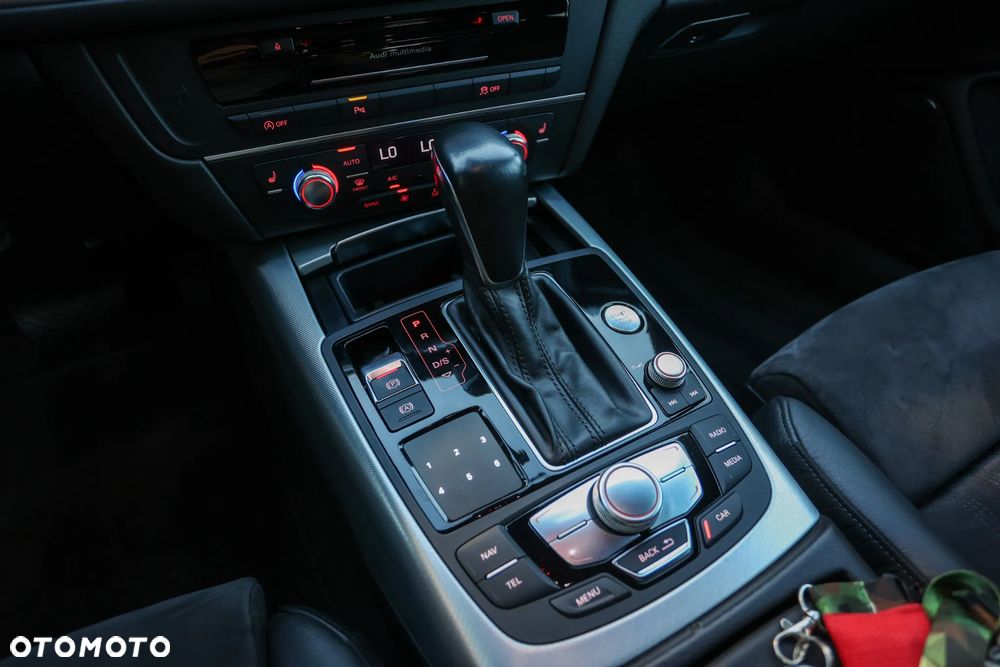 Audi A6 Avant 2.0 TDI Ultra DPF S tronic - 25