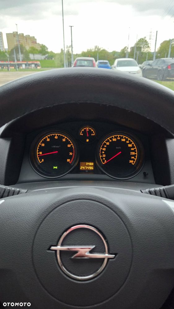 Opel Astra 2011 photo 5
