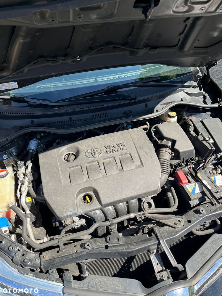 Toyota Auris 1.6 Premium - 23