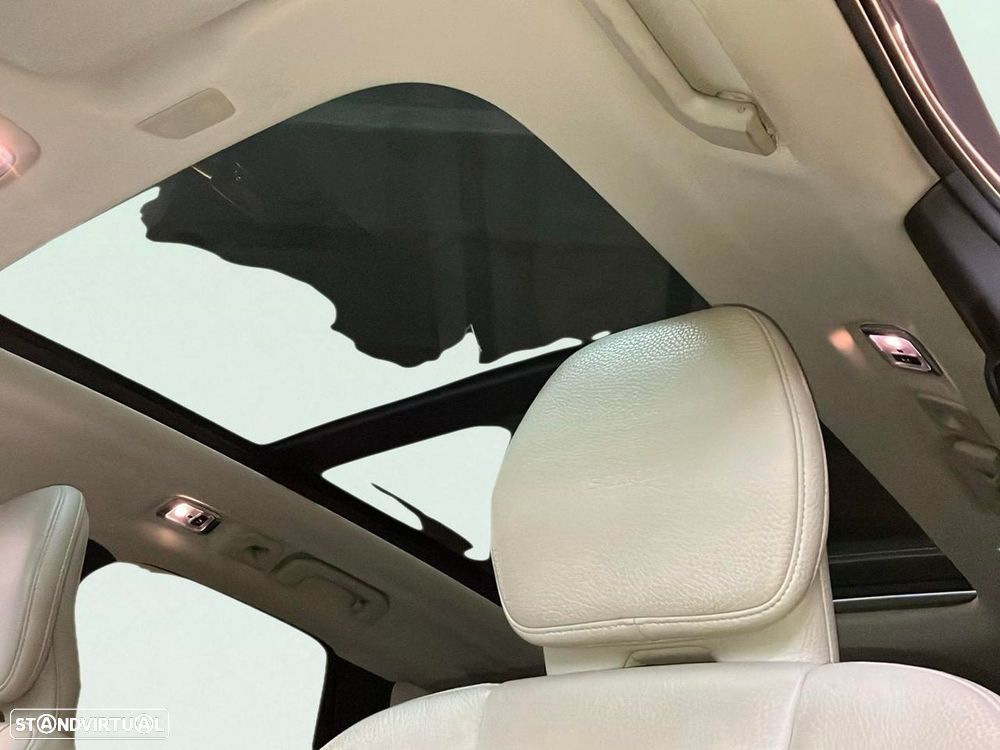 Volvo XC 60 2.0 T8 PHEV Inscription AWD - 24