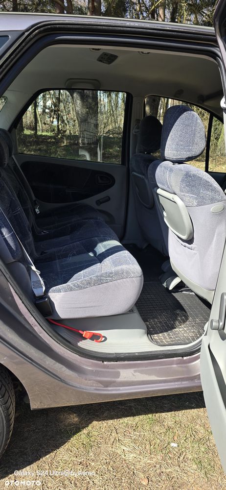 Renault Scenic 1.6 16V Family - 11