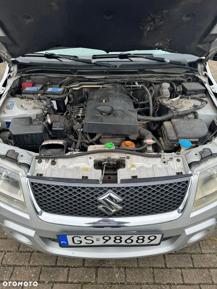 Suzuki Grand Vitara 2.0 - 19