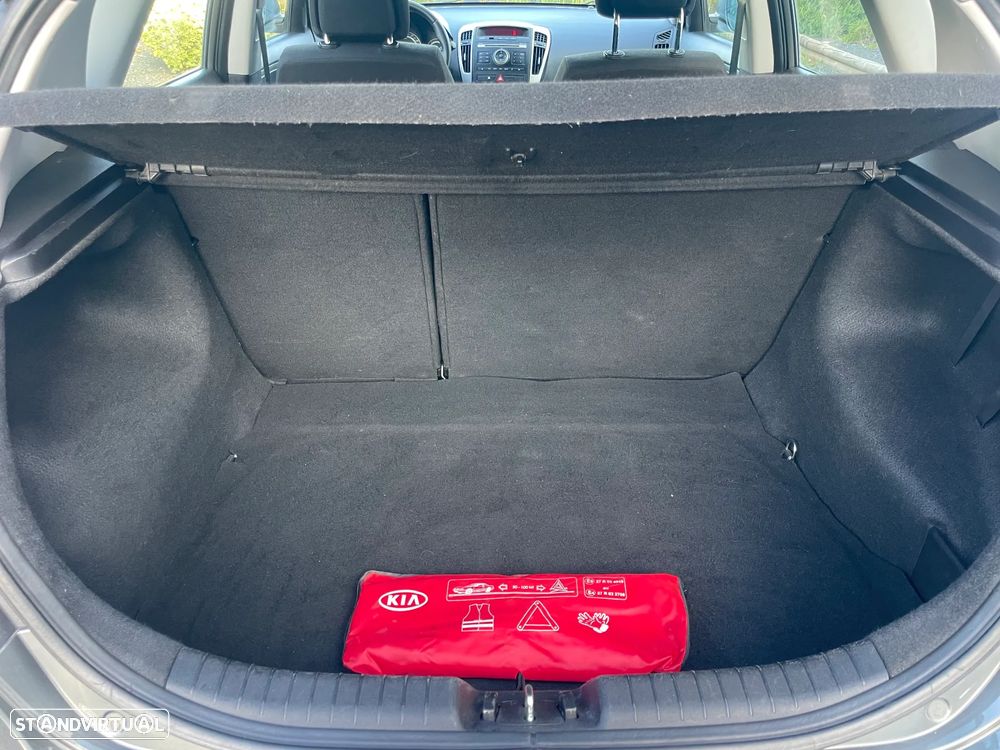 Kia Ceed 1.6 CRDi EX Eco - 29