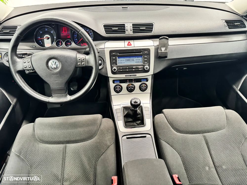 VW Passat 2.0 TDI Confortline - 21