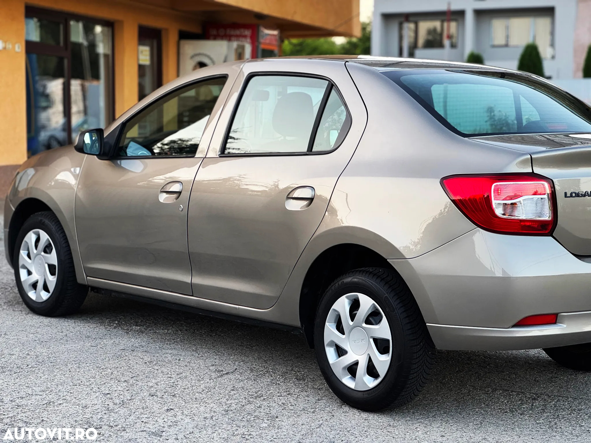 Dacia Logan 0.9 TCe Laureate - 5